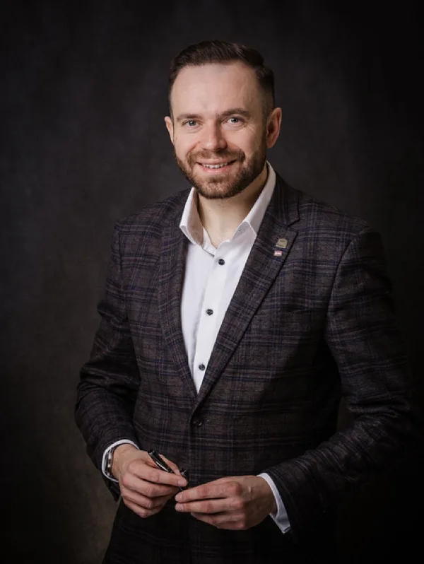 Rafał Kurzydłowski, 4R Invest
